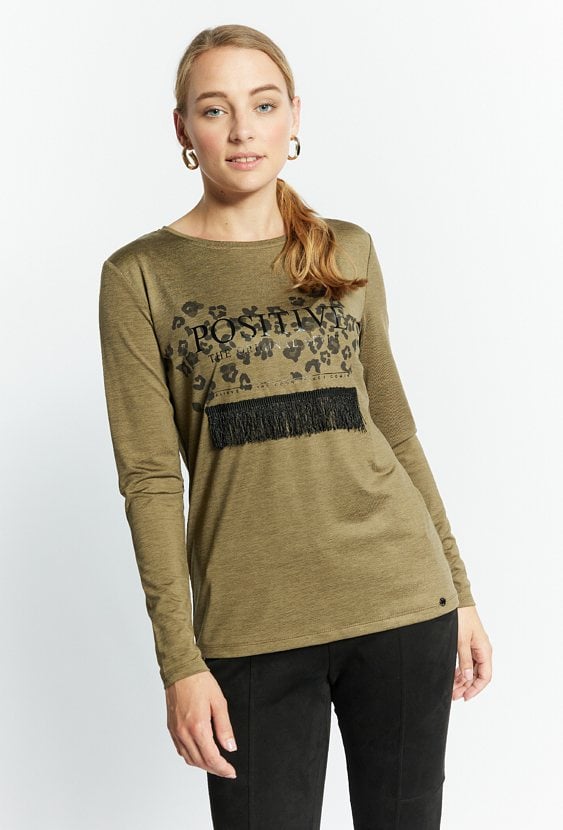 Bluzka ze zdobieniem