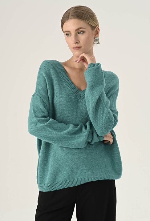 Turkusowy sweter z dodatkiem wełny