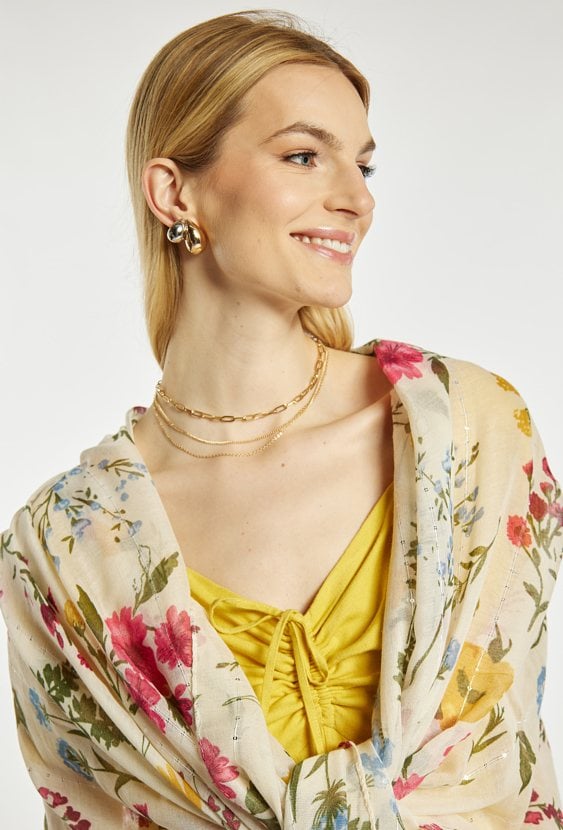 Szalik z kwiatowym wzorem