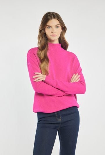 Sweter o prostym kroju