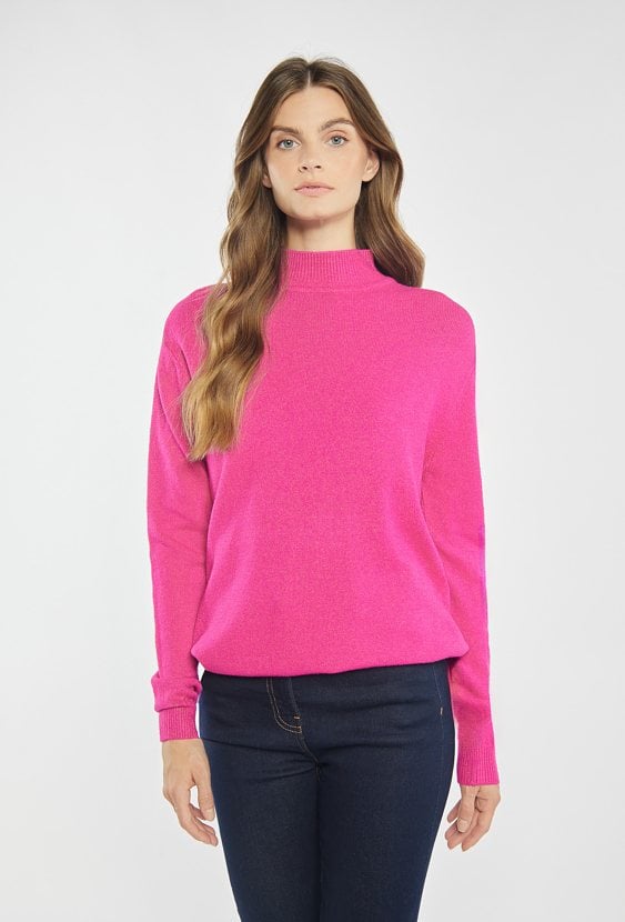 Sweter o prostym kroju