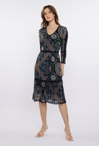 Sukienka w różnorodny wzór