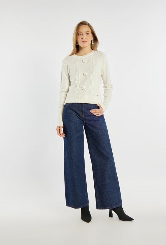 Sweter z kwiatkami 3D