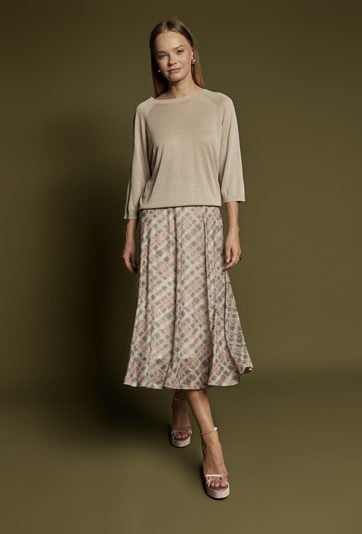 Elegancki sweter z lekkim połyskiem