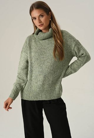 Zielony golf z dodatkiem wełny