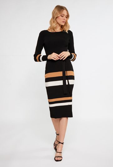 Prążkowana sukienka z wiskozy