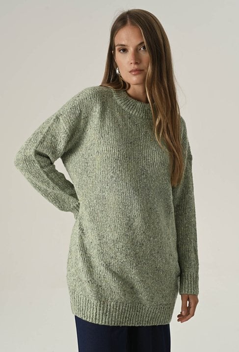 Oversizowy sweter z wełną