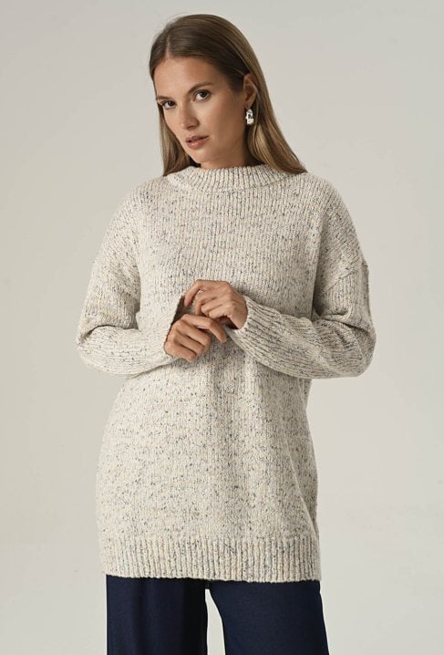 Oversizowy sweter z wełną