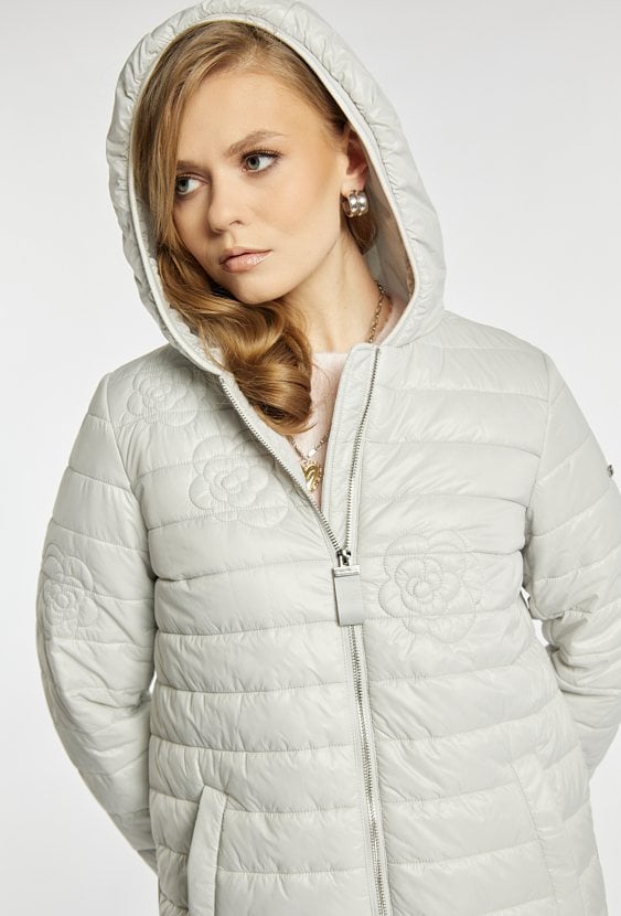 Płaszcz z kwiatowym pikowaniem