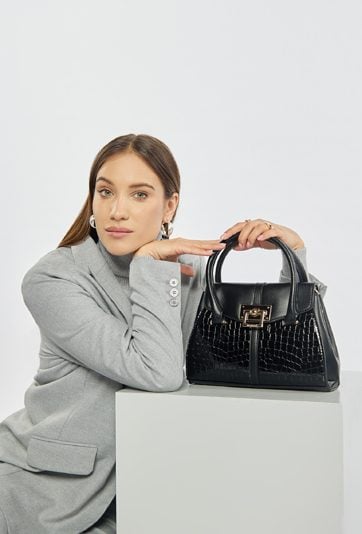 Lakierowy kuferek damski