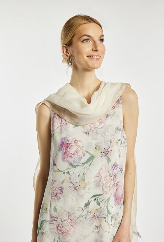 Chusta w jasnej kolorystyce