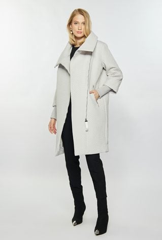 Płaszcz damski z kołnierzem