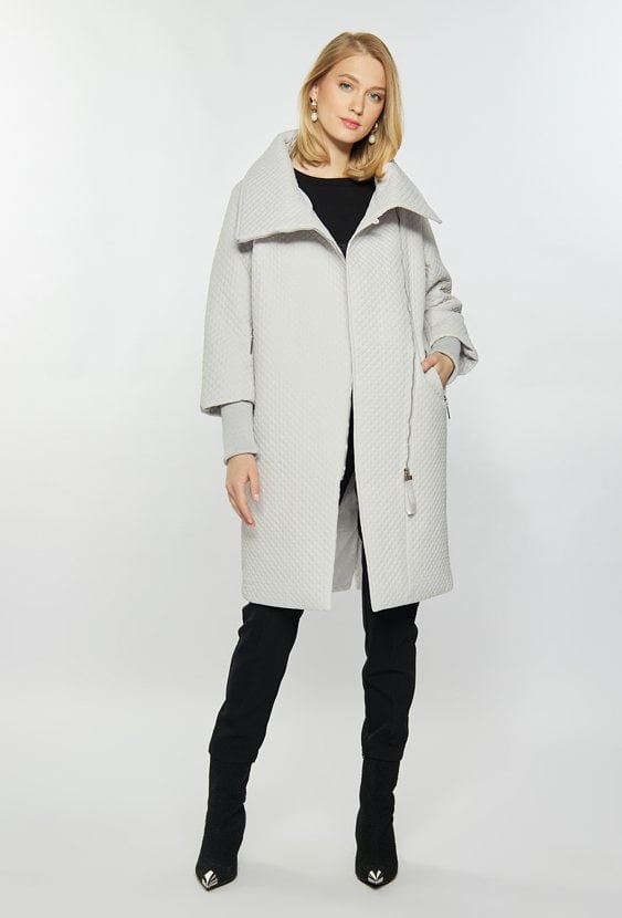 Płaszcz damski z kołnierzem