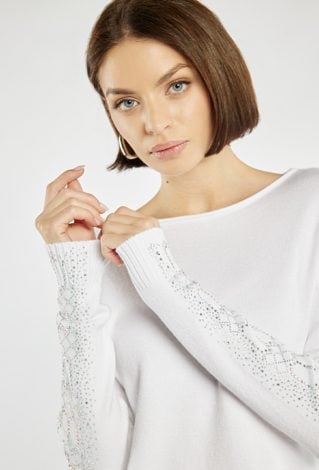 Sweter z połyskiem na rękawach