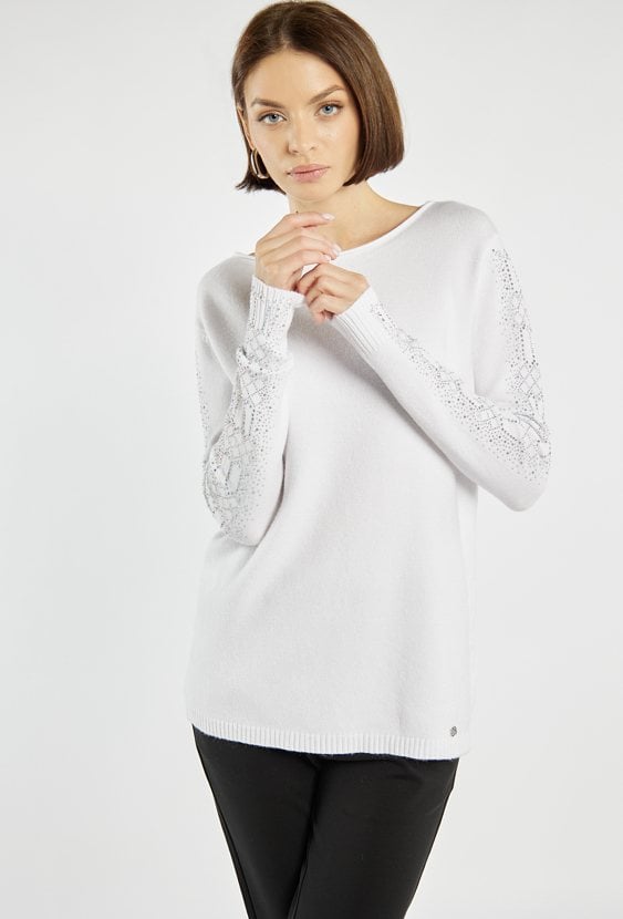 Sweter z połyskiem na rękawach