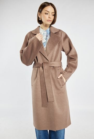 Stylowy płaszcz z wiązaniem