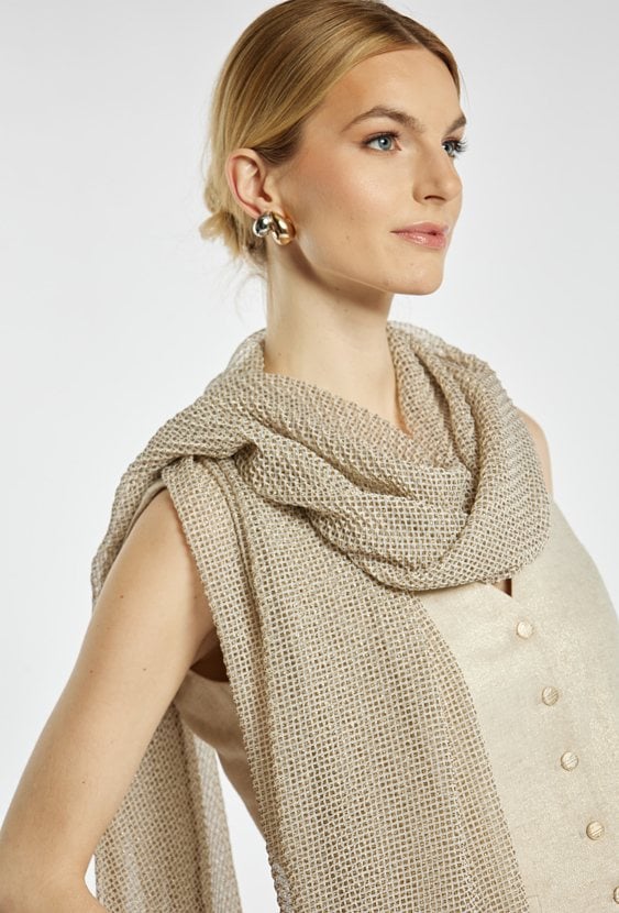 Szal o luźnym splocie