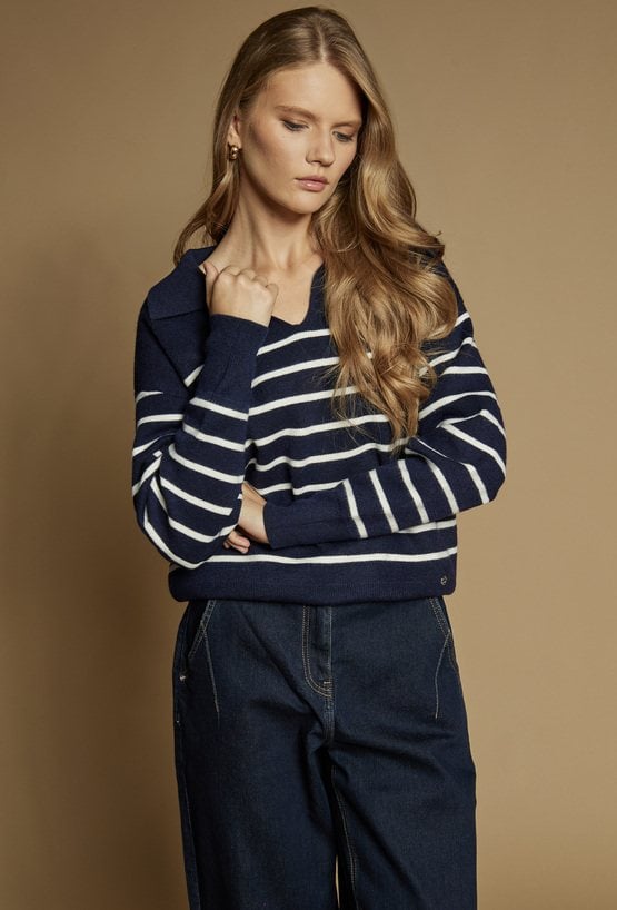 Sweter w paski