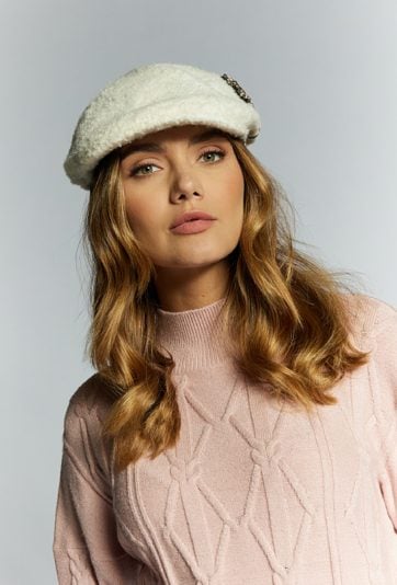 Kaszkiet damski z aplikacją