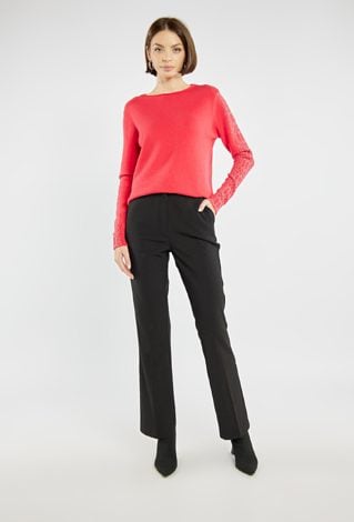 Sweter z połyskiem na rękawach