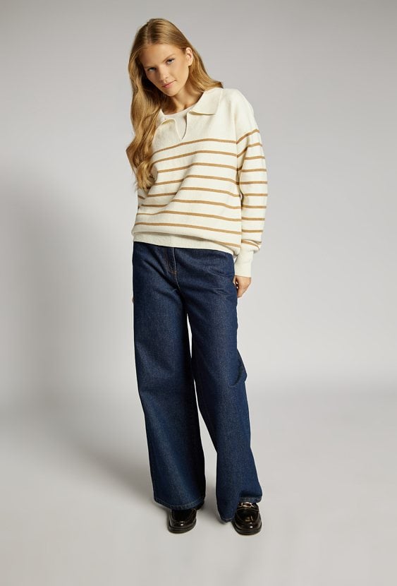 Sweter w paski