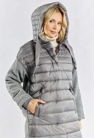 Płaszcz damski z pikowaniem