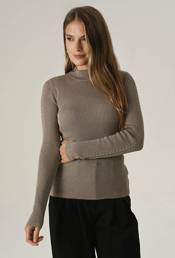 Golf z metaliczną nicią