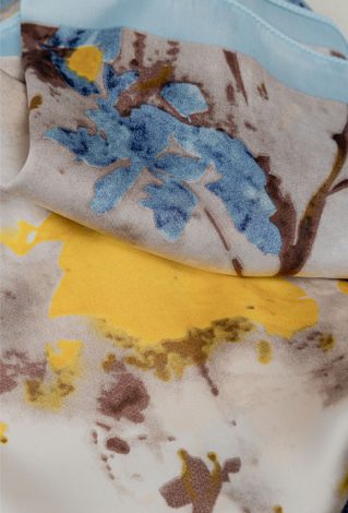 Szal z artystycznym wzorem