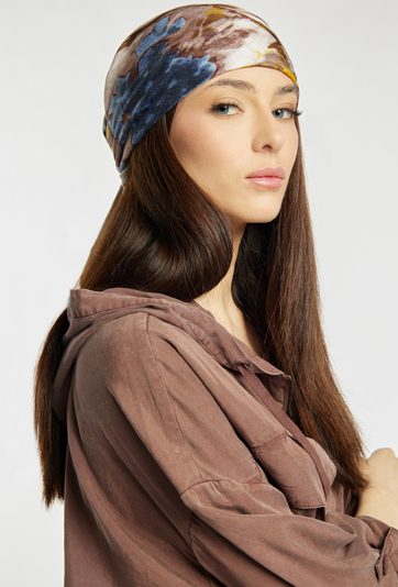 Szal z artystycznym wzorem