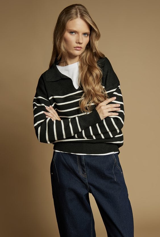 Sweter w paski