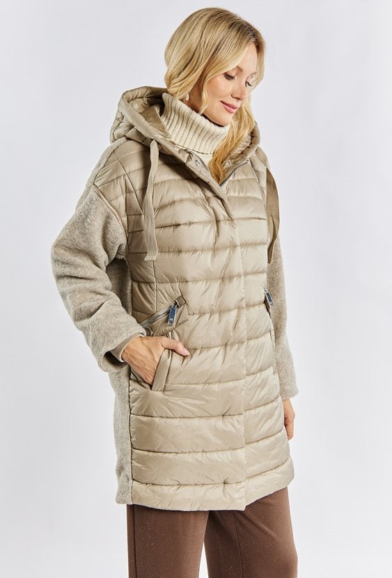 Płaszcz damski z pikowaniem