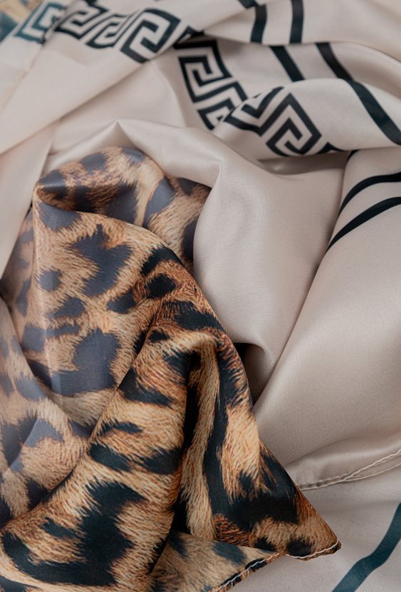 Szal we wzór zwierzęcy