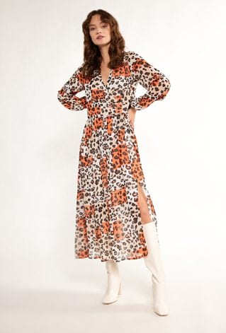 Lekka sukienka z wzorem w cętki