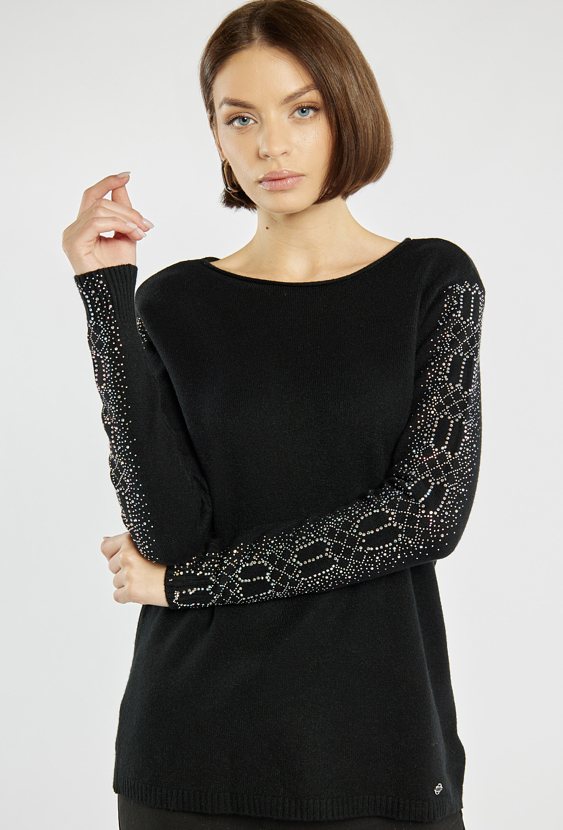 Sweter z połyskiem na rękawach