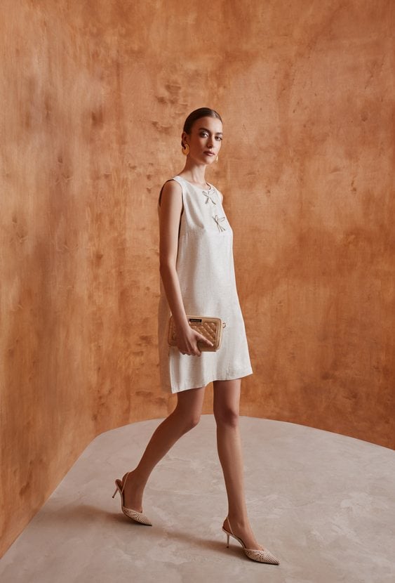 Elegancka sukienka z kokardkami