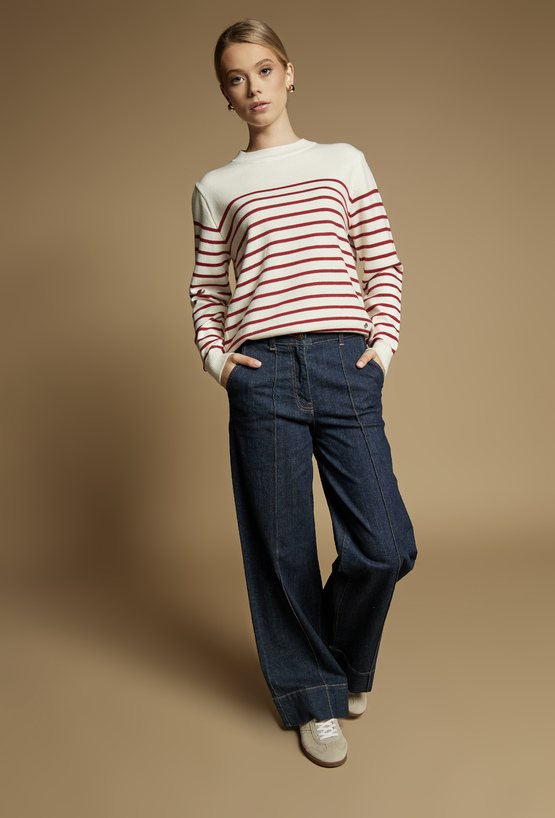 Sweter w paski