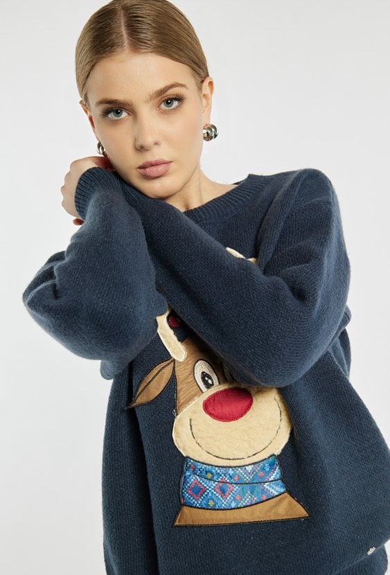 Sweter z motywem renifera