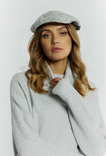 Kaszkiet damski z aplikacją