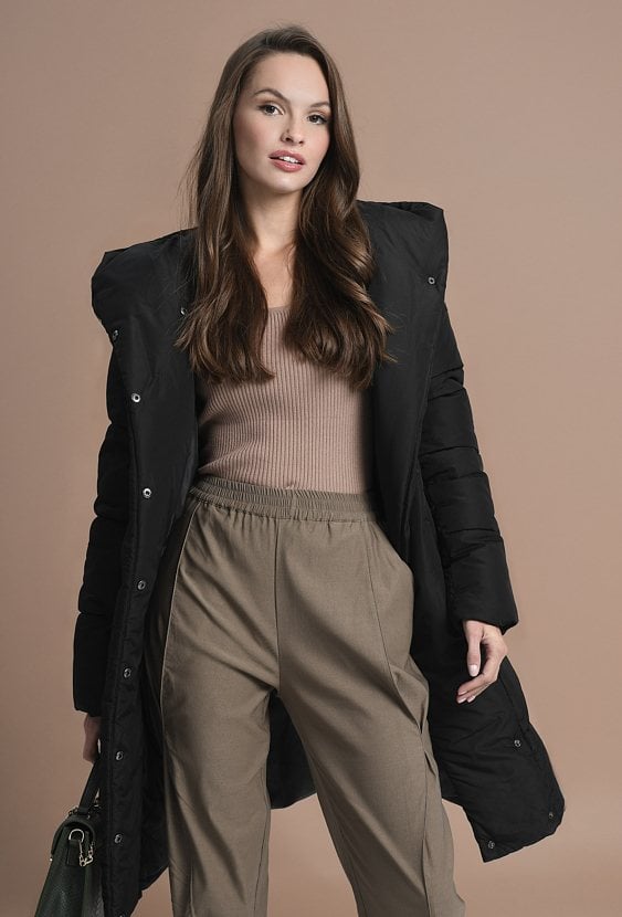 Ocieplana kurtka wiązana w pasie