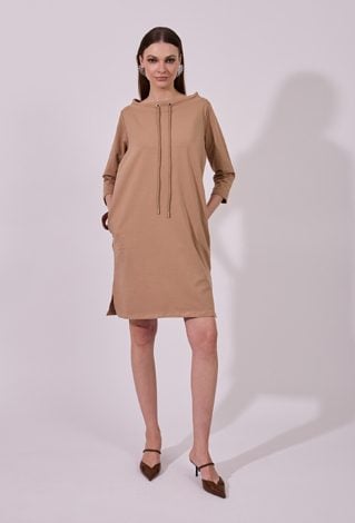 Sukienka w sportowym stylu