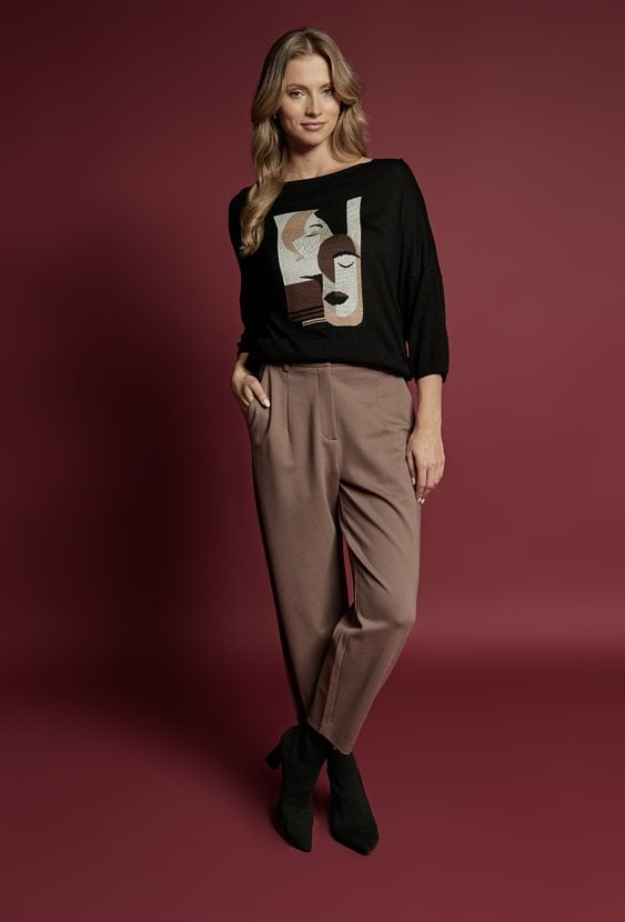 Sweter damski z motywem kobiecych twarzy