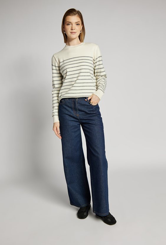 Sweter w paski