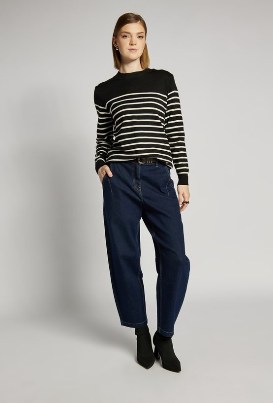 Sweter w paski