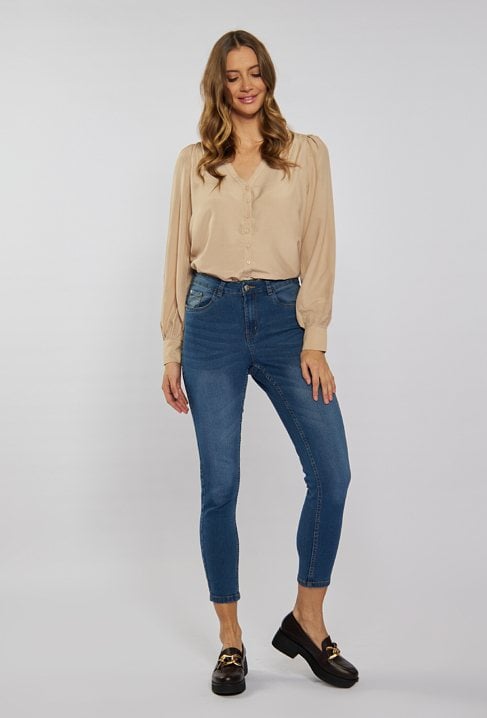 Jeansy z wysokim stanem