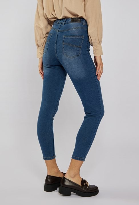 Jeansy z wysokim stanem