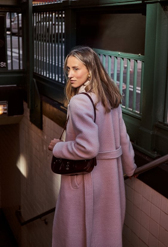 Płaszcz wiązany w talii