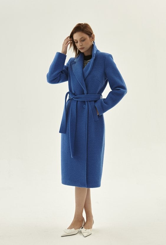 Płaszcz wiązany w talii