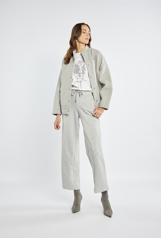 Kurtka damska z agrafką