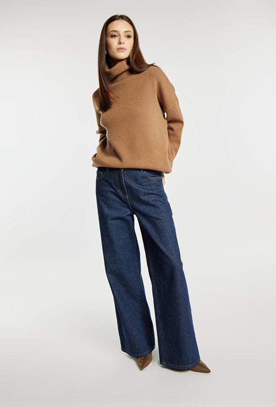 Sweter damski z luźnym golfem