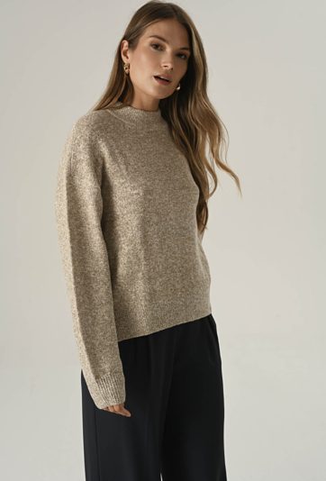 Dzianinowy sweter z metaliczną nicią